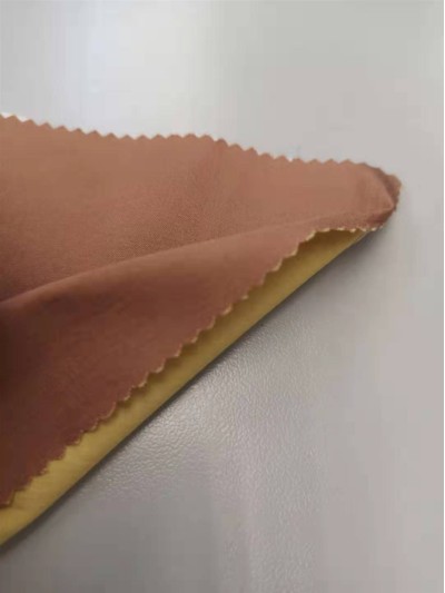 HK-HGCG  FA1902 76％POLYESTER / 20％NYLON / 4％SPANDEX  2X1'S TWILL WOVEN 58'/59' 180-190GM2 側面照